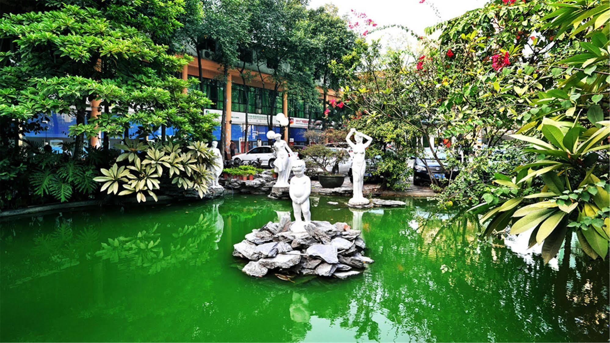 Wa King Town Hotel Canton Esterno foto